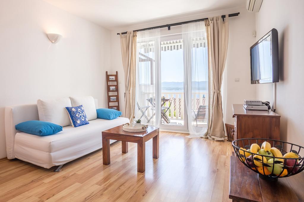 Zlatni Bol Apartments Номер фото