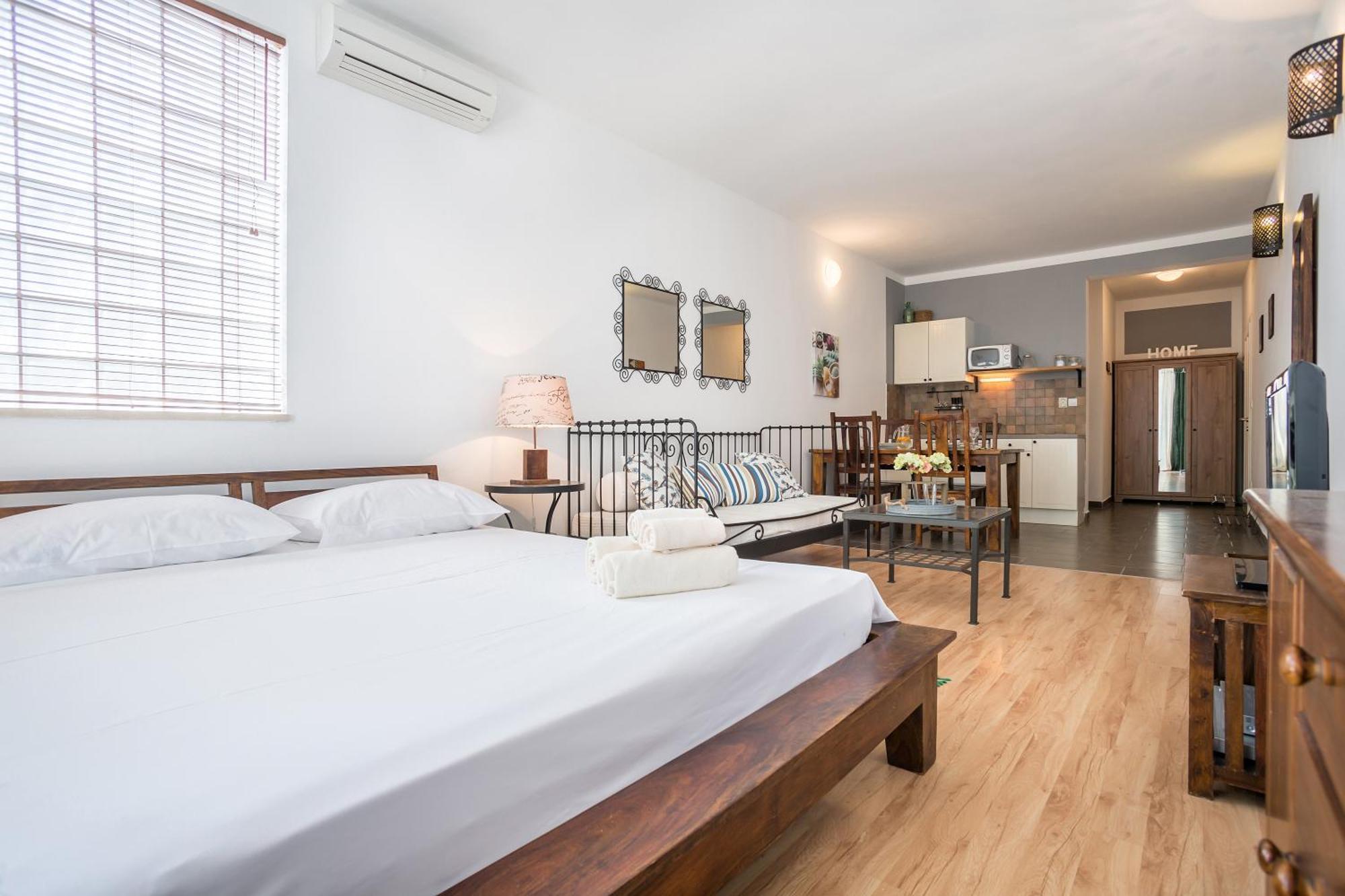 Zlatni Bol Apartments Номер фото