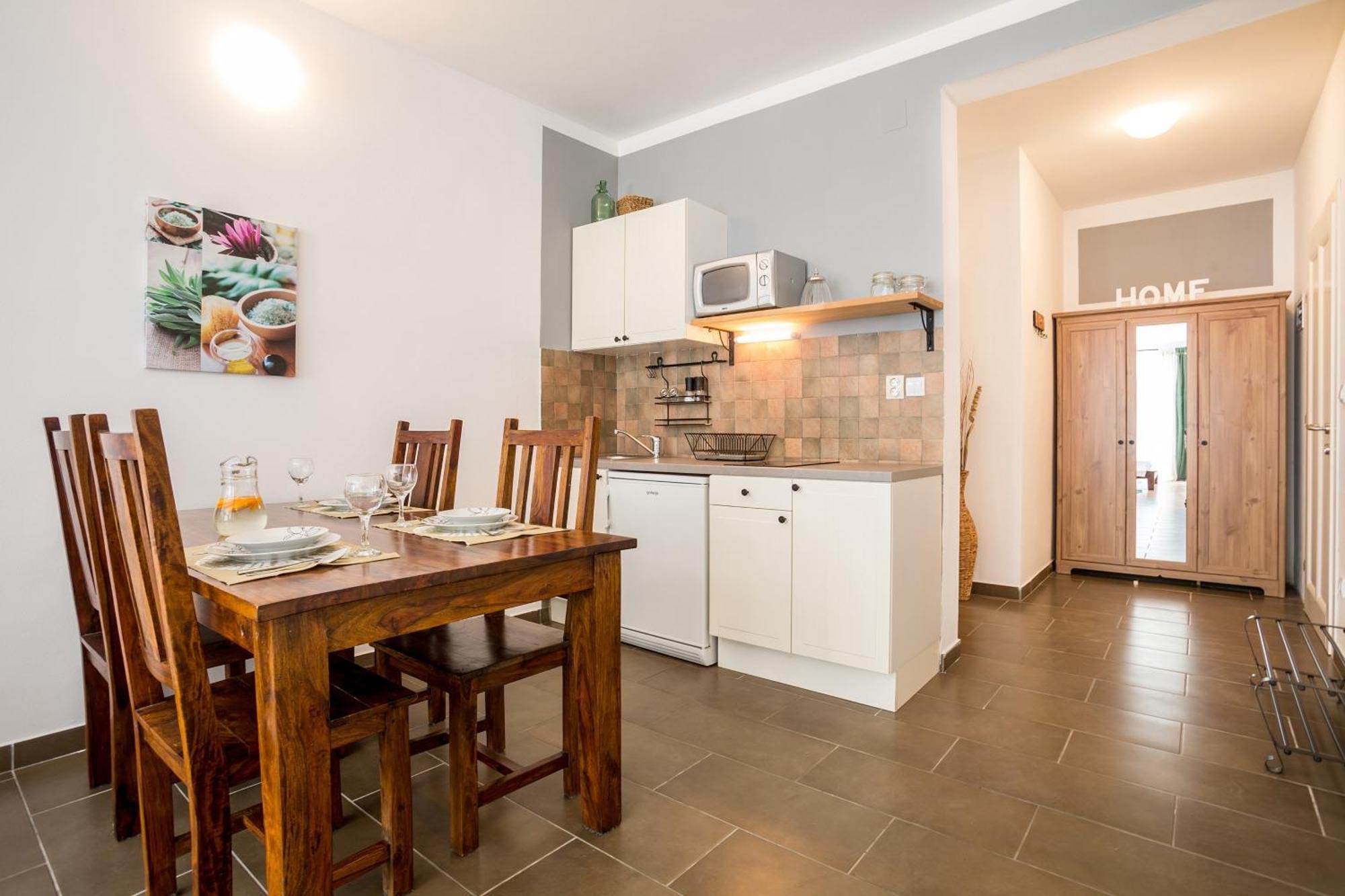 Zlatni Bol Apartments Номер фото