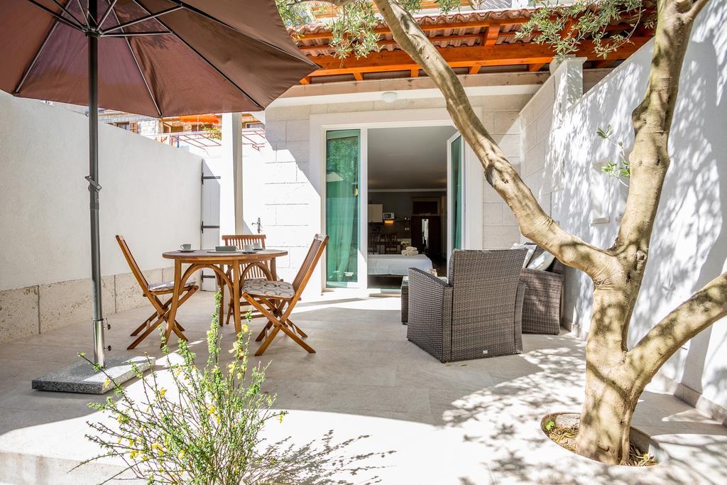 Zlatni Bol Apartments Экстерьер фото