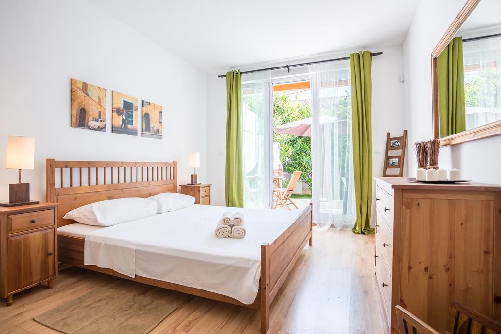 Zlatni Bol Apartments Экстерьер фото
