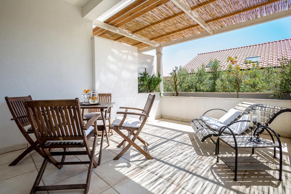 Zlatni Bol Apartments Экстерьер фото