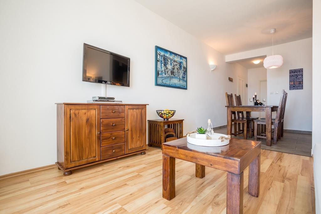 Zlatni Bol Apartments Номер фото