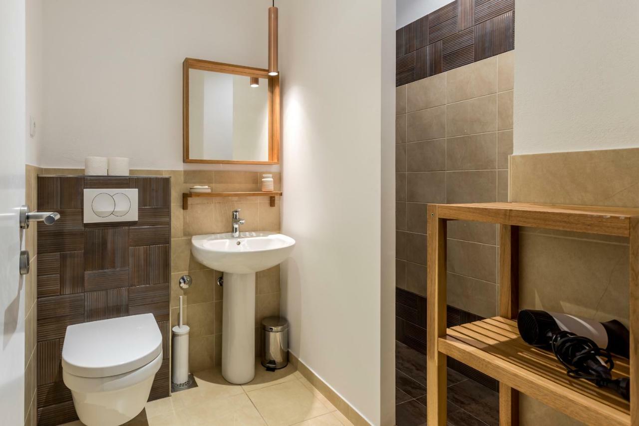 Zlatni Bol Apartments Экстерьер фото