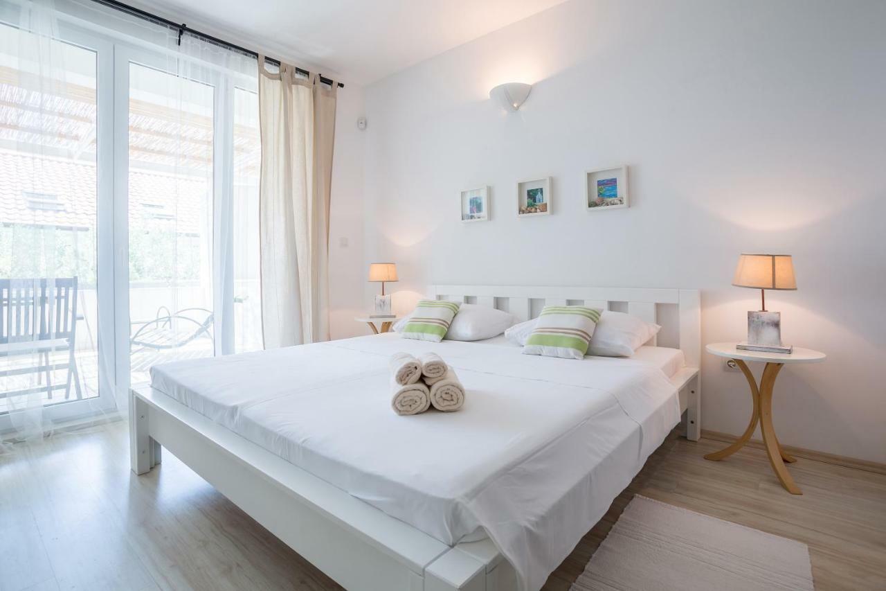 Zlatni Bol Apartments Экстерьер фото